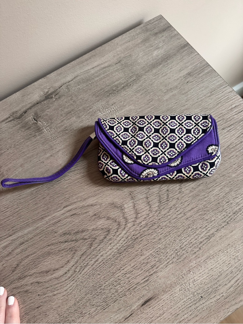 Vera Bradley magnetic wristlet
